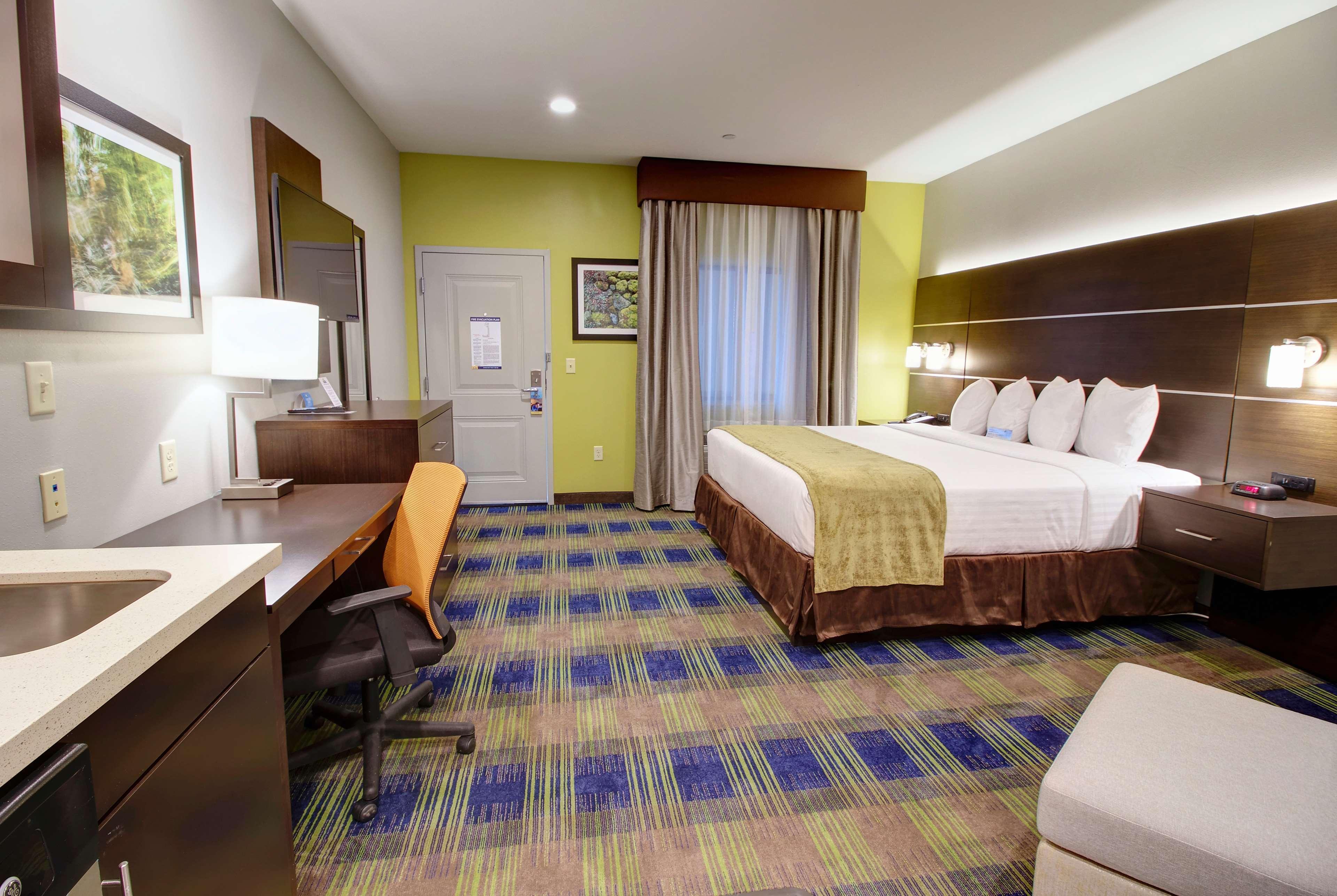 Days Inn & Suites By Wyndham Порт-Артур Экстерьер фото
