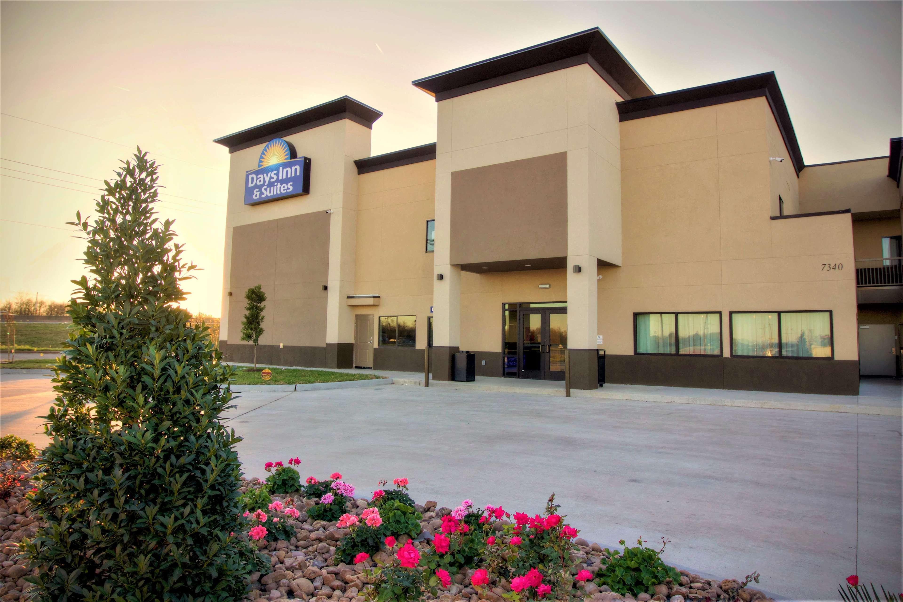 Days Inn & Suites By Wyndham Порт-Артур Экстерьер фото